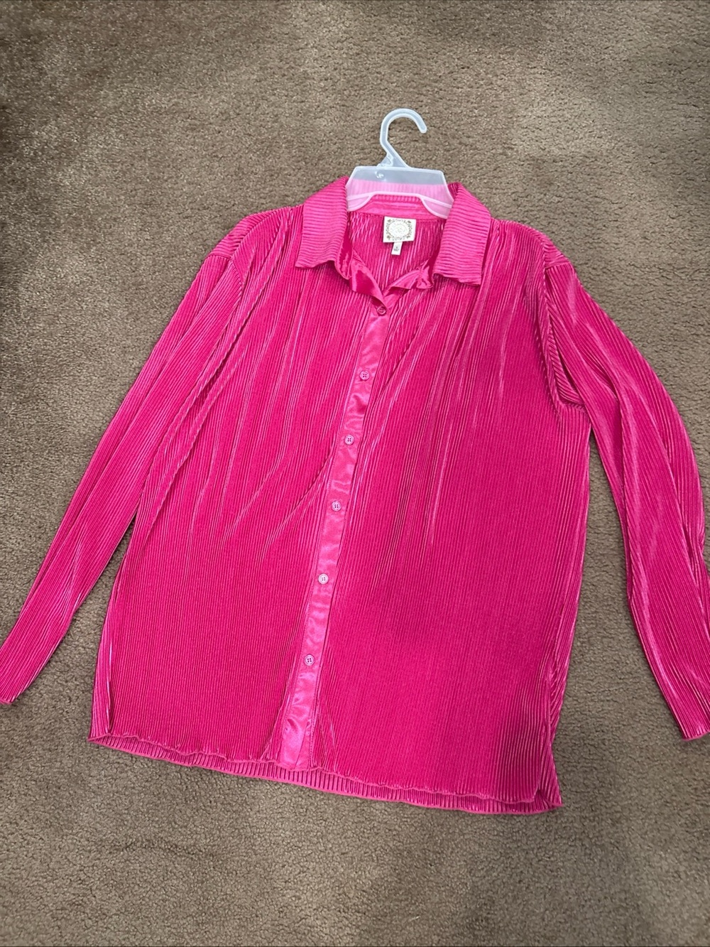 Woman’s size L Pink Long-Sleeve pleated Button Front Top